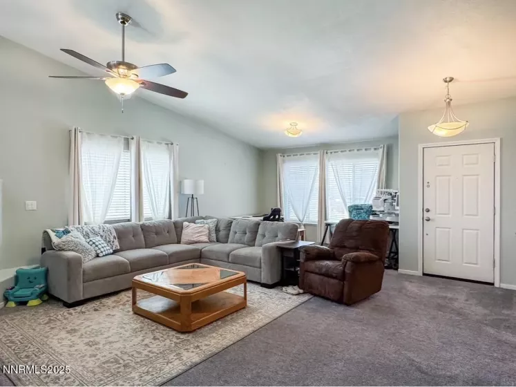 602 Tamsen, Fernley, Nevada 89408, 3 Bedrooms Bedrooms, ,2 BathroomsBathrooms,Residential,Residential,Tamsen,250051093