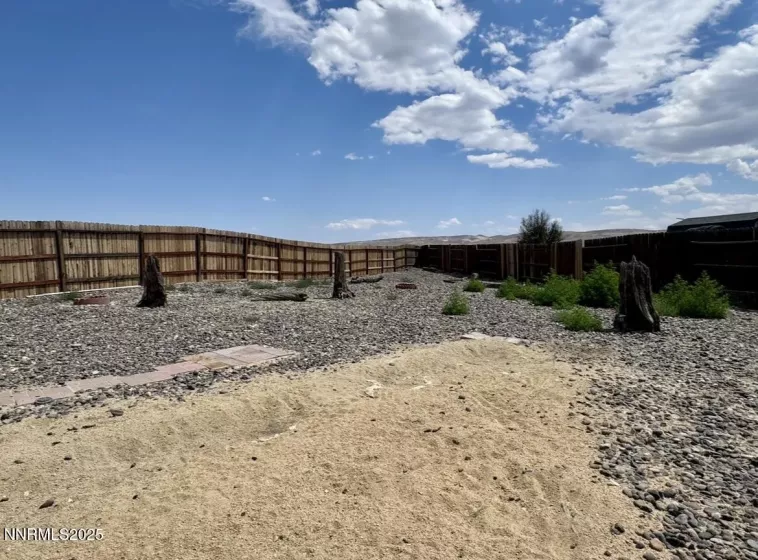 602 Tamsen, Fernley, Nevada 89408, 3 Bedrooms Bedrooms, ,2 BathroomsBathrooms,Residential,Residential,Tamsen,250051093
