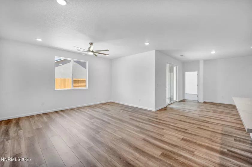 3297 Hadley, Fernley, Nevada 89408, 3 Bedrooms Bedrooms, ,2 BathroomsBathrooms,Residential,Residential,Hadley,250051098