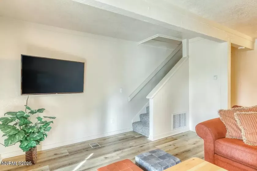 810 Alder, Incline Village, Nevada 89451, 3 Bedrooms Bedrooms, ,2 BathroomsBathrooms,Residential,Residential,Alder,250051096