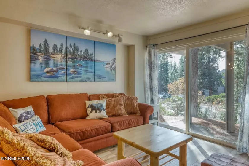 810 Alder, Incline Village, Nevada 89451, 3 Bedrooms Bedrooms, ,2 BathroomsBathrooms,Residential,Residential,Alder,250051096