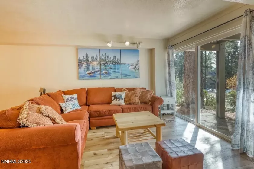810 Alder, Incline Village, Nevada 89451, 3 Bedrooms Bedrooms, ,2 BathroomsBathrooms,Residential,Residential,Alder,250051096