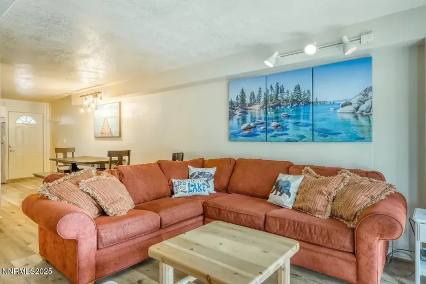 810 Alder, Incline Village, Nevada 89451, 3 Bedrooms Bedrooms, ,2 BathroomsBathrooms,Residential,Residential,Alder,250051096