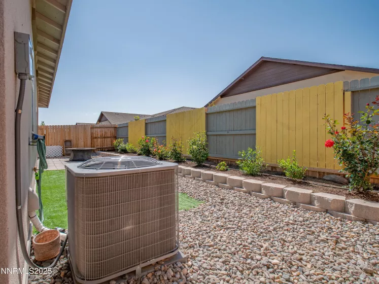 1117 Dapple, Minden, Nevada 89423, 3 Bedrooms Bedrooms, ,2 BathroomsBathrooms,Residential,Residential,Dapple,250051109