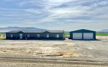 10440 Spur, Winnemucca, Nevada 89445, 4 Bedrooms Bedrooms, ,2 BathroomsBathrooms,Residential,Residential,Spur,250051112