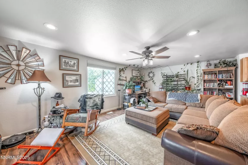 9365 Gremlin, Reno, Nevada 89506, 4 Bedrooms Bedrooms, ,2 BathroomsBathrooms,Residential,Residential,Gremlin,250051113