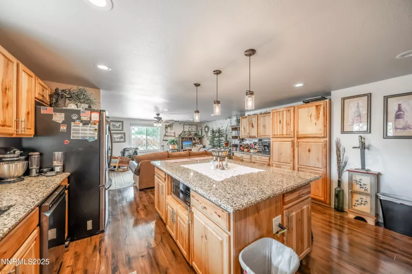 9365 Gremlin, Reno, Nevada 89506, 4 Bedrooms Bedrooms, ,2 BathroomsBathrooms,Residential,Residential,Gremlin,250051113