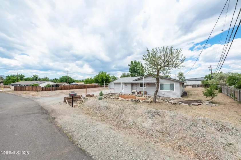 9365 Gremlin, Reno, Nevada 89506, 4 Bedrooms Bedrooms, ,2 BathroomsBathrooms,Residential,Residential,Gremlin,250051113
