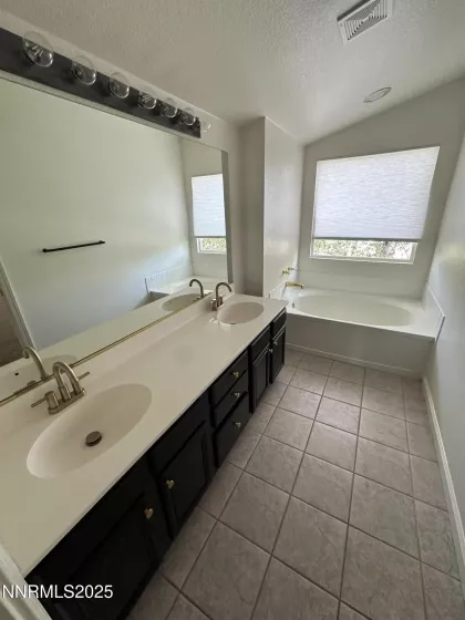 4748 Cedarhill, Reno, Nevada 89519, 3 Bedrooms Bedrooms, ,3 BathroomsBathrooms,Residential,Residential,Cedarhill,250051114