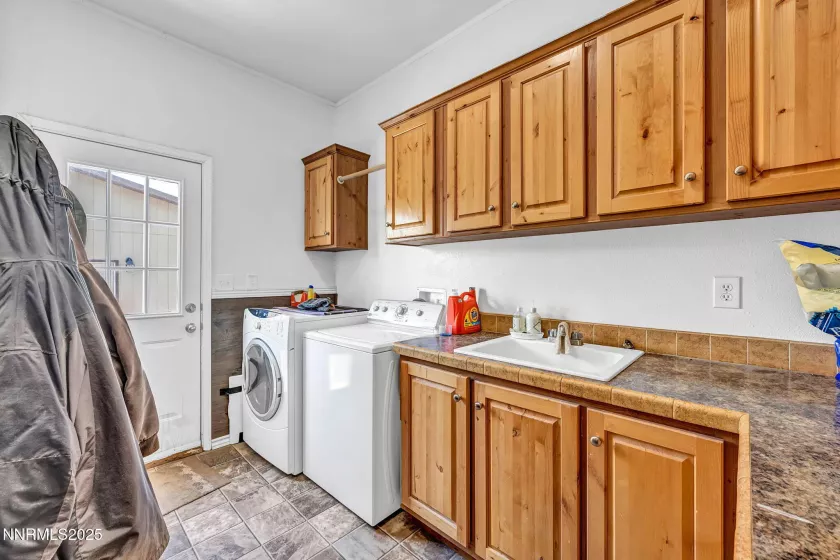 2505 Baines, Winnemucca, Nevada 89445, 5 Bedrooms Bedrooms, ,3 BathroomsBathrooms,Farm & Ranch,Residential,Baines,250051128