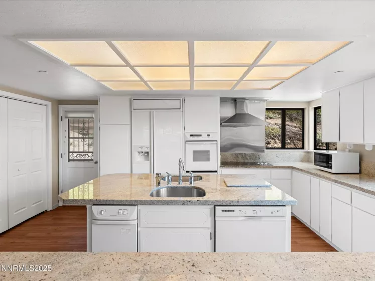 315 Paiute, Zephyr Cove, Nevada 89448, 6 Bedrooms Bedrooms, ,6 BathroomsBathrooms,Residential,Residential,Paiute,250051142