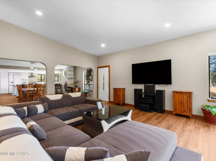 315 Paiute, Zephyr Cove, Nevada 89448, 6 Bedrooms Bedrooms, ,6 BathroomsBathrooms,Residential,Residential,Paiute,250051142