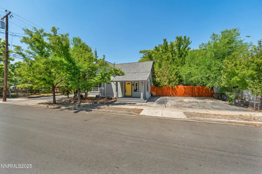 621 9th, Sparks, Nevada 89431, 2 Bedrooms Bedrooms, ,1 BathroomBathrooms,Residential,Residential,9th,250051147