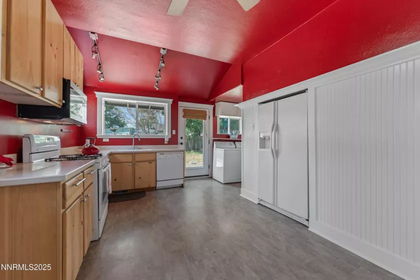 621 9th, Sparks, Nevada 89431, 2 Bedrooms Bedrooms, ,1 BathroomBathrooms,Residential,Residential,9th,250051147