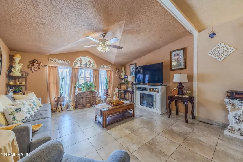 530 2nd, Sun Valley, Nevada 89433, 4 Bedrooms Bedrooms, ,2 BathroomsBathrooms,Residential,Residential,2nd,250051151