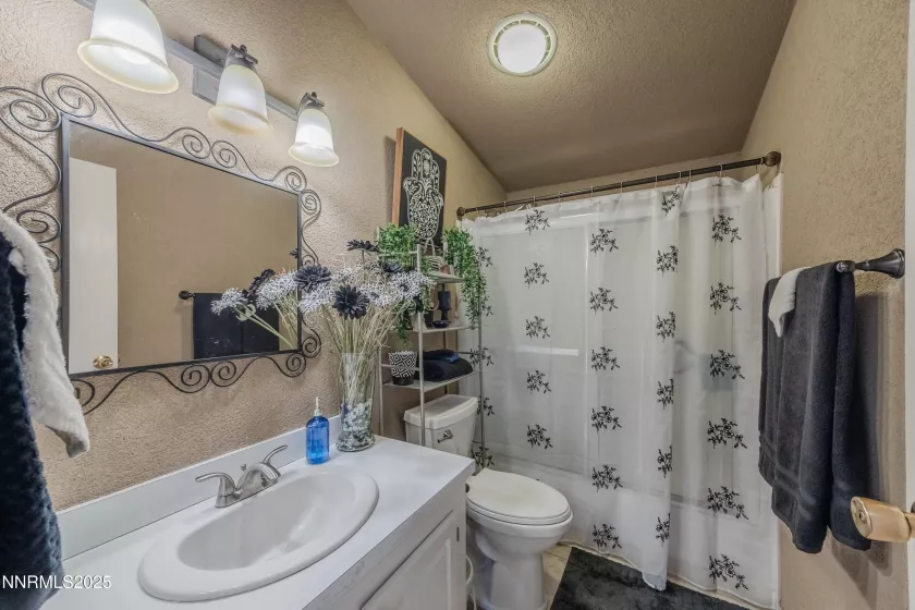 530 2nd, Sun Valley, Nevada 89433, 4 Bedrooms Bedrooms, ,2 BathroomsBathrooms,Residential,Residential,2nd,250051151