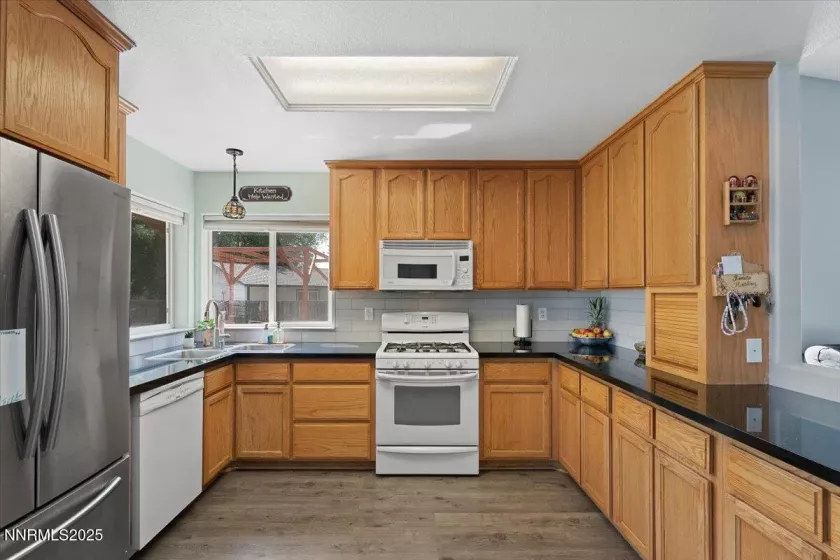 805 Samantha, Fallon, Nevada 89406, 4 Bedrooms Bedrooms, ,3 BathroomsBathrooms,Residential,Residential,Samantha,250051152