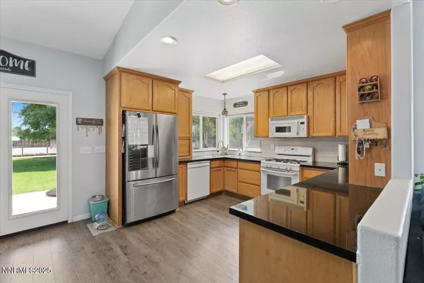805 Samantha, Fallon, Nevada 89406, 4 Bedrooms Bedrooms, ,3 BathroomsBathrooms,Residential,Residential,Samantha,250051152
