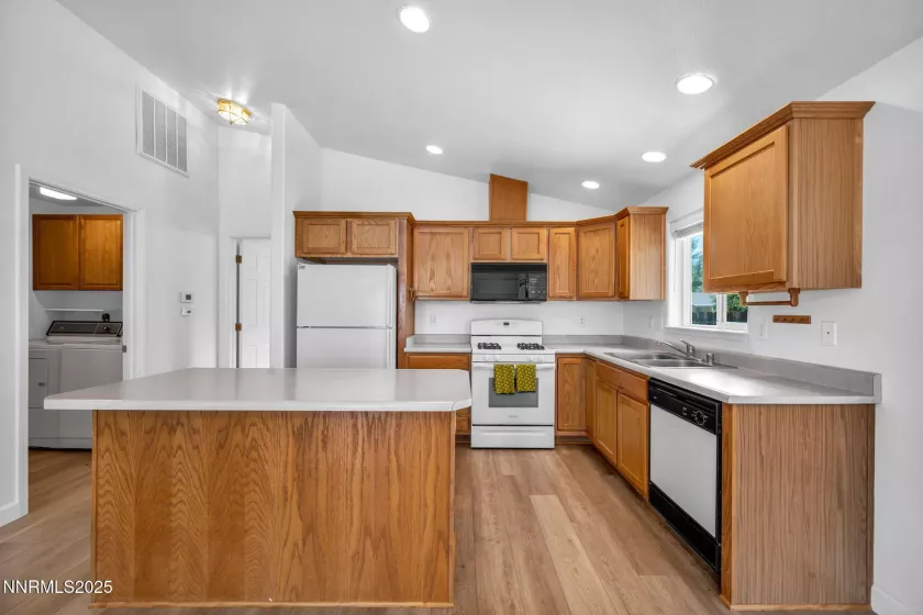 1409 Aldersgate, Gardnerville, Nevada 89410, 2 Bedrooms Bedrooms, ,2 BathroomsBathrooms,Residential,Residential,Aldersgate,250051154