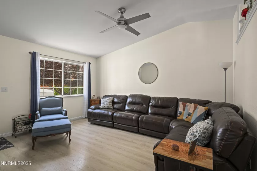 6375 Mohegan, Sun Valley, Nevada 89433, 3 Bedrooms Bedrooms, ,2 BathroomsBathrooms,Residential,Residential,Mohegan,250051160