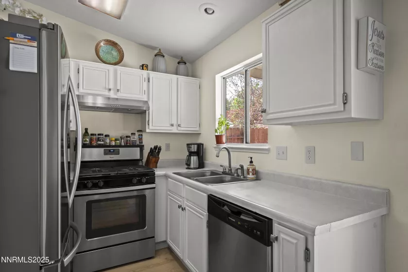 6375 Mohegan, Sun Valley, Nevada 89433, 3 Bedrooms Bedrooms, ,2 BathroomsBathrooms,Residential,Residential,Mohegan,250051160