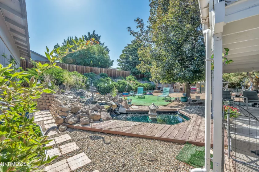 Deck around water feature