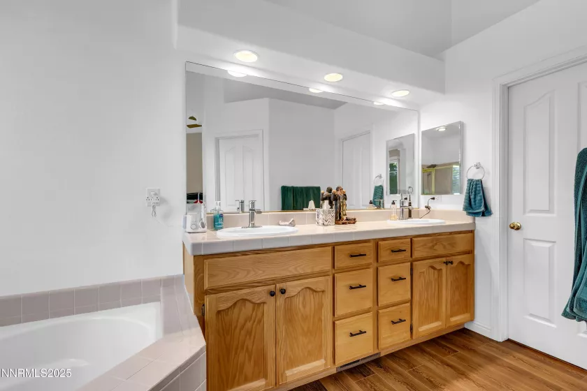 6972 Cinnamon, Sparks, Nevada 89436, 4 Bedrooms Bedrooms, ,2 BathroomsBathrooms,Residential,Residential,Cinnamon,250051175