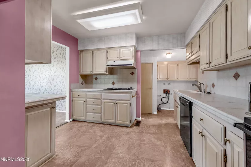 1480 Grandview, Reno, Nevada 89503, 4 Bedrooms Bedrooms, ,2 BathroomsBathrooms,Residential,Residential,Grandview,250051177