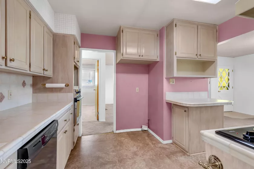 1480 Grandview, Reno, Nevada 89503, 4 Bedrooms Bedrooms, ,2 BathroomsBathrooms,Residential,Residential,Grandview,250051177