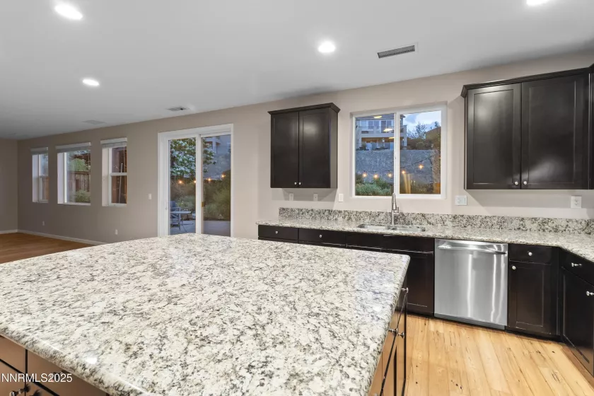2386 Isabella, Sparks, Nevada 89434, 5 Bedrooms Bedrooms, ,3 BathroomsBathrooms,Residential,Residential,Isabella,250051181