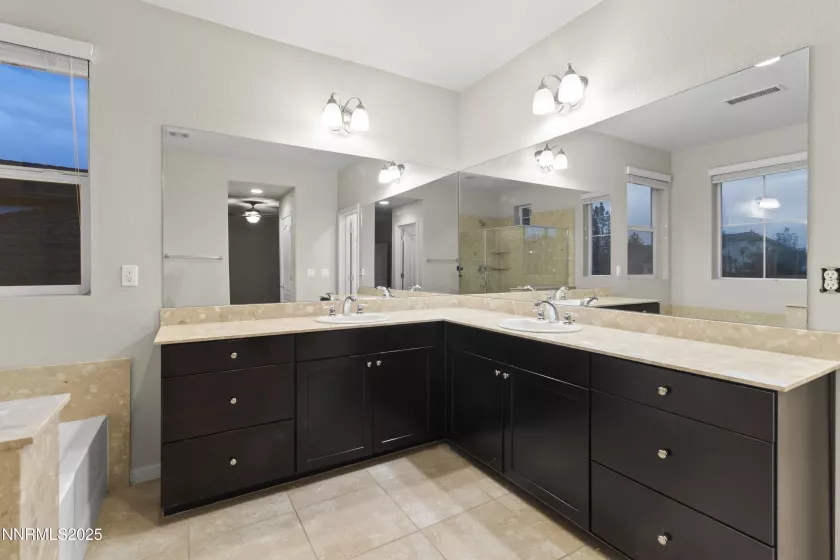 2386 Isabella, Sparks, Nevada 89434, 5 Bedrooms Bedrooms, ,3 BathroomsBathrooms,Residential,Residential,Isabella,250051181