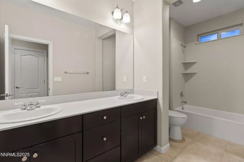 2386 Isabella, Sparks, Nevada 89434, 5 Bedrooms Bedrooms, ,3 BathroomsBathrooms,Residential,Residential,Isabella,250051181