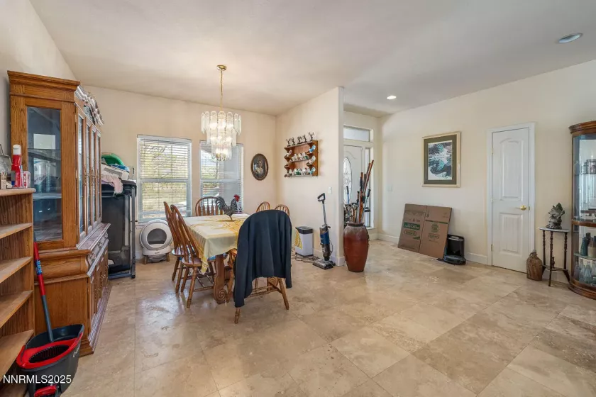 Dining room & entryway