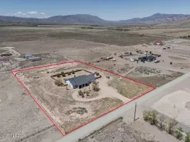 4945 Broken Spur, Reno, Nevada 89510, 3 Bedrooms Bedrooms, ,2 BathroomsBathrooms,Residential,Residential,Broken Spur,250051194