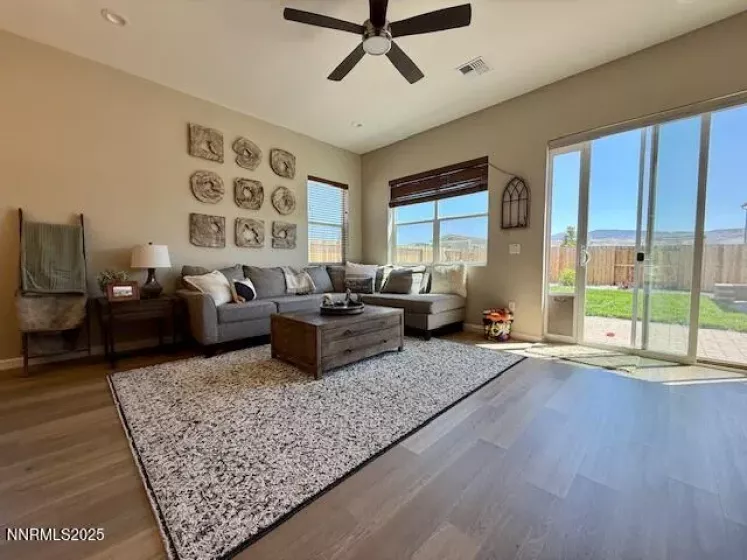 7800 Hoback, Sparks, Nevada 89436, 3 Bedrooms Bedrooms, ,3 BathroomsBathrooms,Residential,Residential,Hoback,250051195