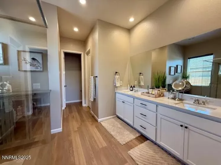7800 Hoback, Sparks, Nevada 89436, 3 Bedrooms Bedrooms, ,3 BathroomsBathrooms,Residential,Residential,Hoback,250051195