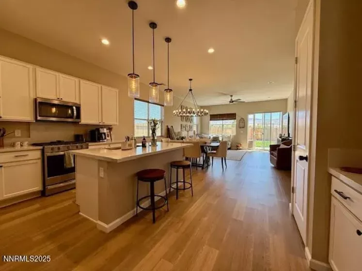 7800 Hoback, Sparks, Nevada 89436, 3 Bedrooms Bedrooms, ,3 BathroomsBathrooms,Residential,Residential,Hoback,250051195