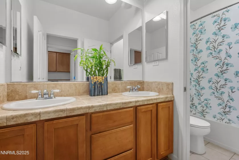 7935 Opal Station, Reno, Nevada 89506, 5 Bedrooms Bedrooms, ,3 BathroomsBathrooms,Residential,Residential,Opal Station,250051199