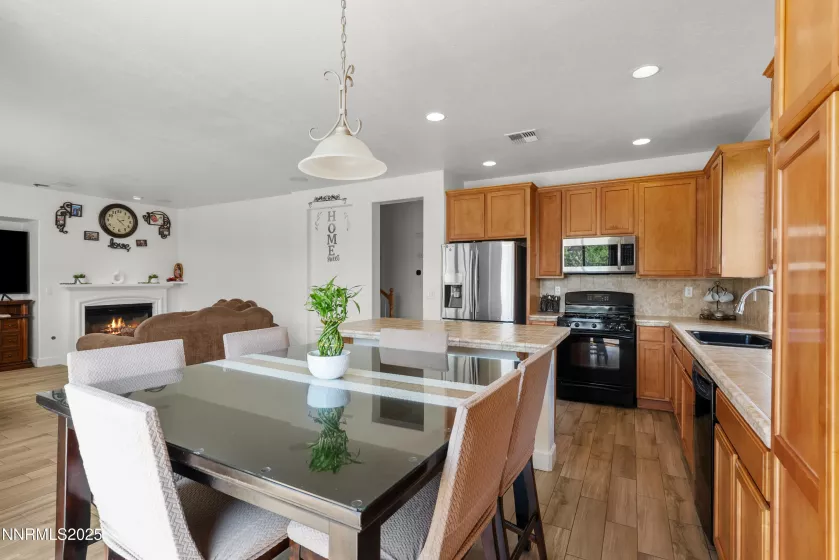 7935 Opal Station, Reno, Nevada 89506, 5 Bedrooms Bedrooms, ,3 BathroomsBathrooms,Residential,Residential,Opal Station,250051199