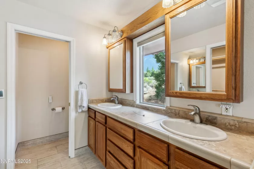 1299 Kingsbury Grade, Gardnerville, Nevada 89460, 3 Bedrooms Bedrooms, ,3 BathroomsBathrooms,Residential,Residential,Kingsbury Grade,250051203