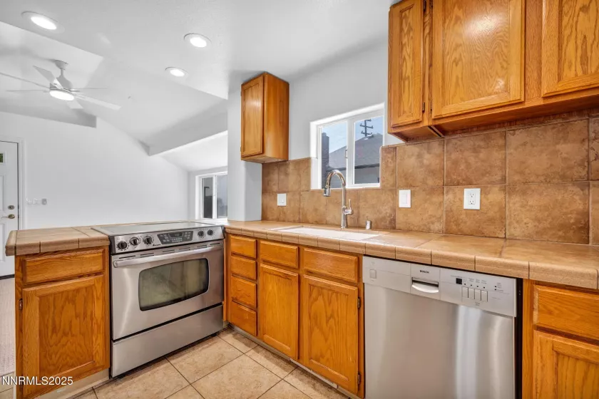 1037 Litch, Reno, Nevada 89509, ,Residential Income,Residential,Litch,250051204