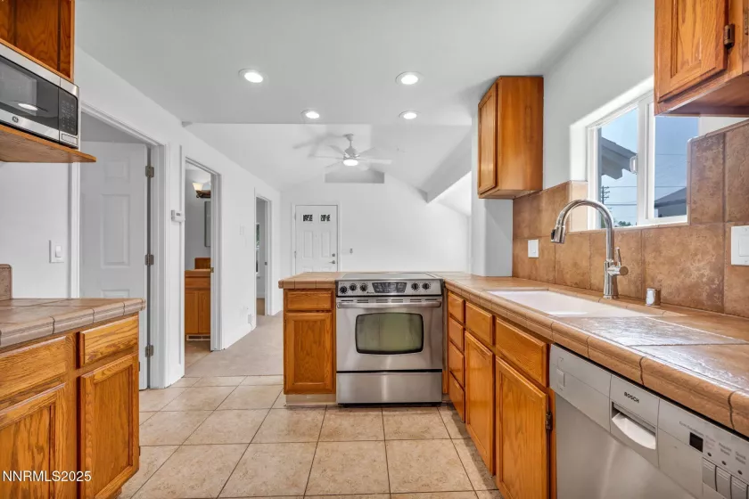 1037 Litch, Reno, Nevada 89509, ,Residential Income,Residential,Litch,250051204