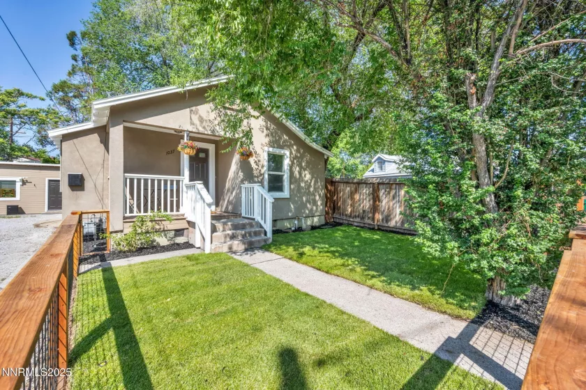 1037 Litch, Reno, Nevada 89509, ,Residential Income,Residential,Litch,250051204