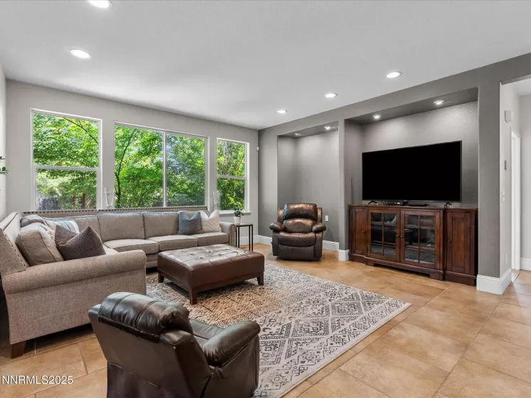 1121 Sageberry, Reno, Nevada 89509, 5 Bedrooms Bedrooms, ,3 BathroomsBathrooms,Residential,Residential,Sageberry,250051170