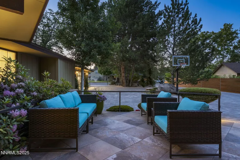 1180 Manzanita, Reno, Nevada 89509, 3 Bedrooms Bedrooms, ,3 BathroomsBathrooms,Residential,Residential,Manzanita,250051183
