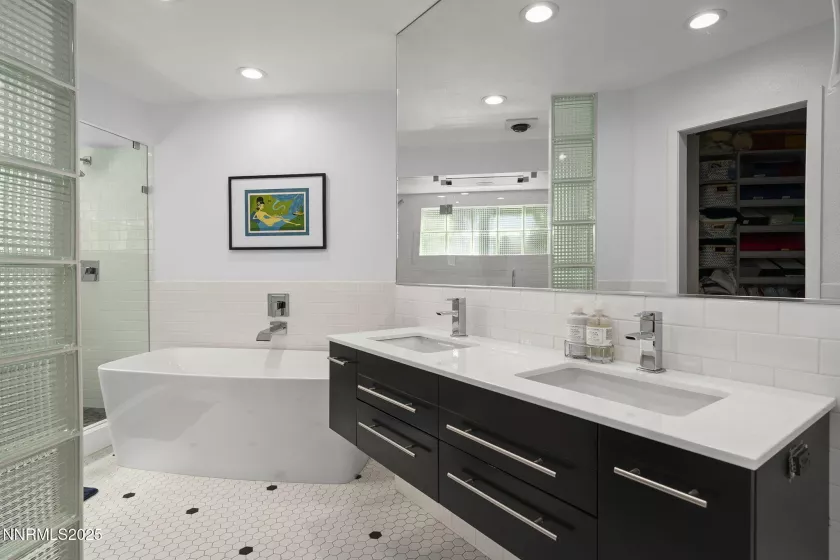 1180 Manzanita, Reno, Nevada 89509, 3 Bedrooms Bedrooms, ,3 BathroomsBathrooms,Residential,Residential,Manzanita,250051183