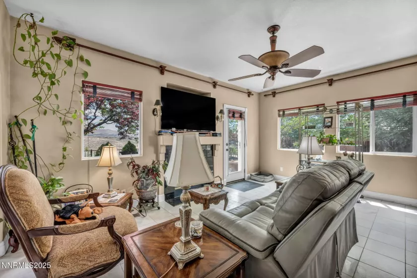 5210 Mesa Verde, Sparks, Nevada 89436, 3 Bedrooms Bedrooms, ,3 BathroomsBathrooms,Residential,Residential,Mesa Verde,250051205