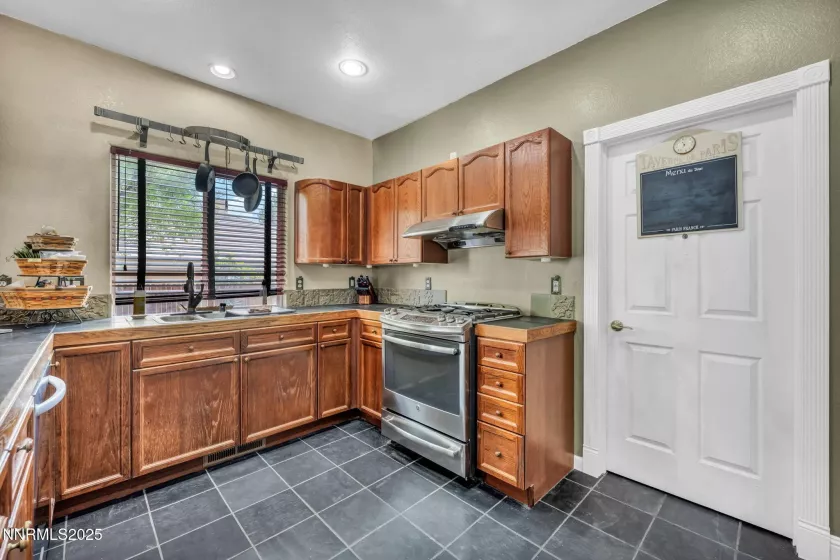 5210 Mesa Verde, Sparks, Nevada 89436, 3 Bedrooms Bedrooms, ,3 BathroomsBathrooms,Residential,Residential,Mesa Verde,250051205