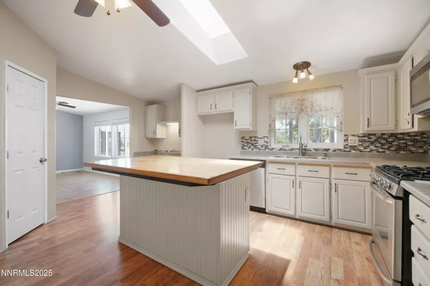 35 Shirley, Yerington, Nevada 89447, 3 Bedrooms Bedrooms, ,2 BathroomsBathrooms,Residential,Residential,Shirley,250051212