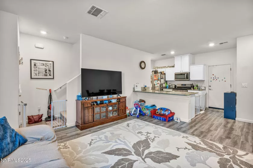 529 Autumn Breeze, Reno, Nevada 89511, 3 Bedrooms Bedrooms, ,3 BathroomsBathrooms,Residential,Residential,Autumn Breeze,250051214